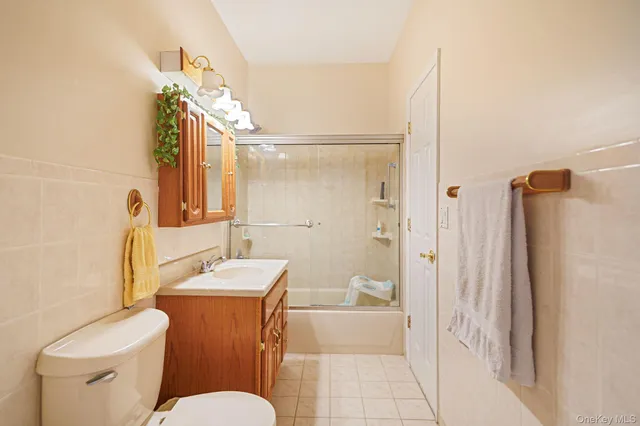 $999,999 | 7 Sara Court, Nesconset, NY 11767