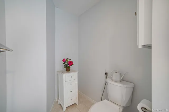 $999,999 | 7 Sara Court, Nesconset, NY 11767