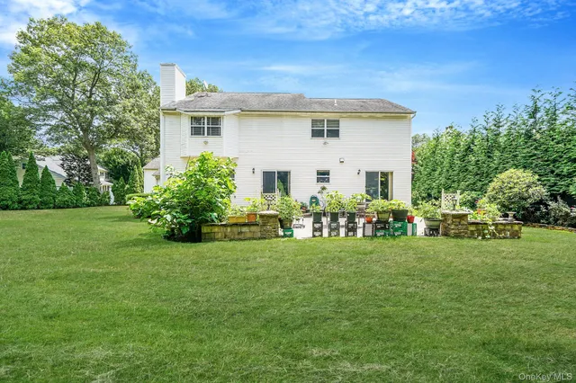 $999,999 | 7 Sara Court, Nesconset, NY 11767