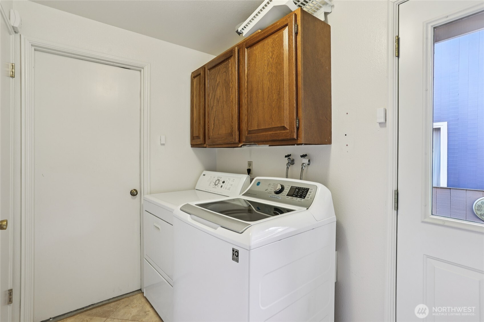 16535 147th Avenue Southeast Renton, WA 98058 - Photo 28 of 37 a utility room with dryer and washer