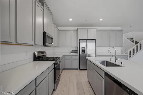 $2,800 | 294 Mount Williamson Street, Henderson, NV 89015