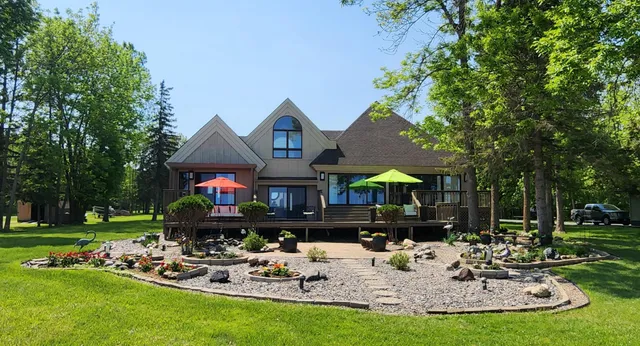 $985,000 | 3263 County Road 20, International Falls, MN 56649