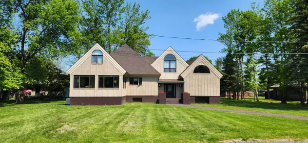 $985,000 | 3263 County Road 20, International Falls, MN 56649