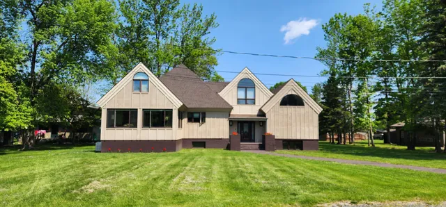 $985,000 | 3263 County Road 20, International Falls, MN 56649