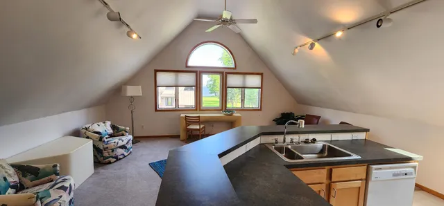 $985,000 | 3263 County Road 20, International Falls, MN 56649