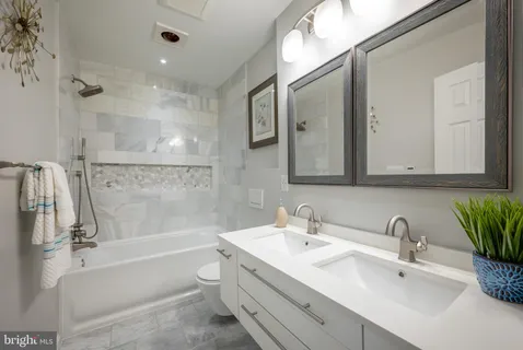 $980,000 | 122 Sanborn Place, Alexandria, VA 22305