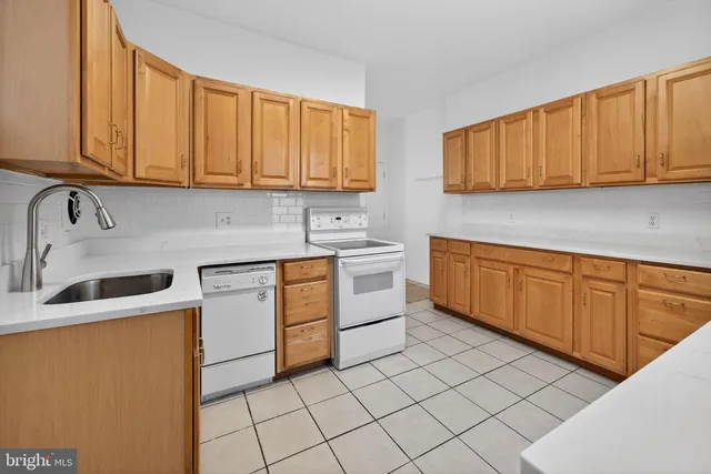 $2,200 | 11 Glenwood Avenue, Collingswood, NJ 08108