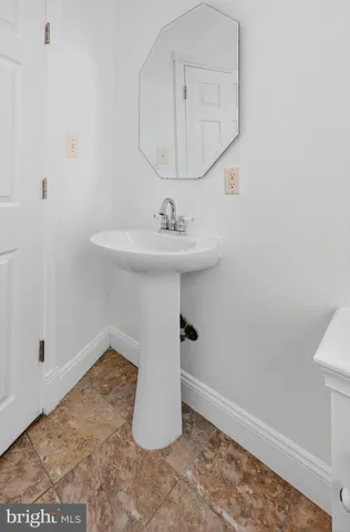 $2,200 | 11 Glenwood Avenue, Collingswood, NJ 08108