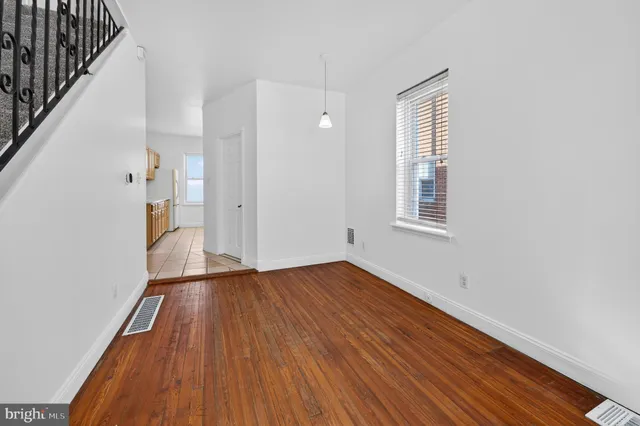 $2,200 | 11 Glenwood Avenue, Collingswood, NJ 08108