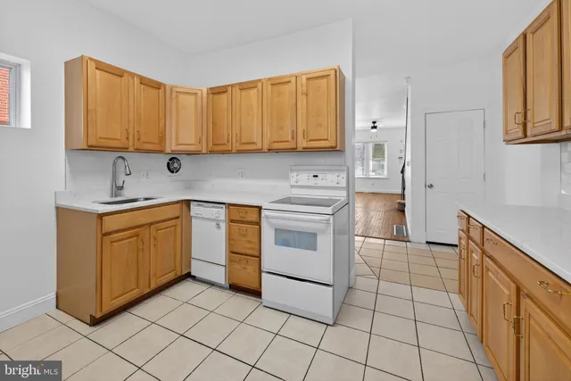 $2,200 | 11 Glenwood Avenue, Collingswood, NJ 08108