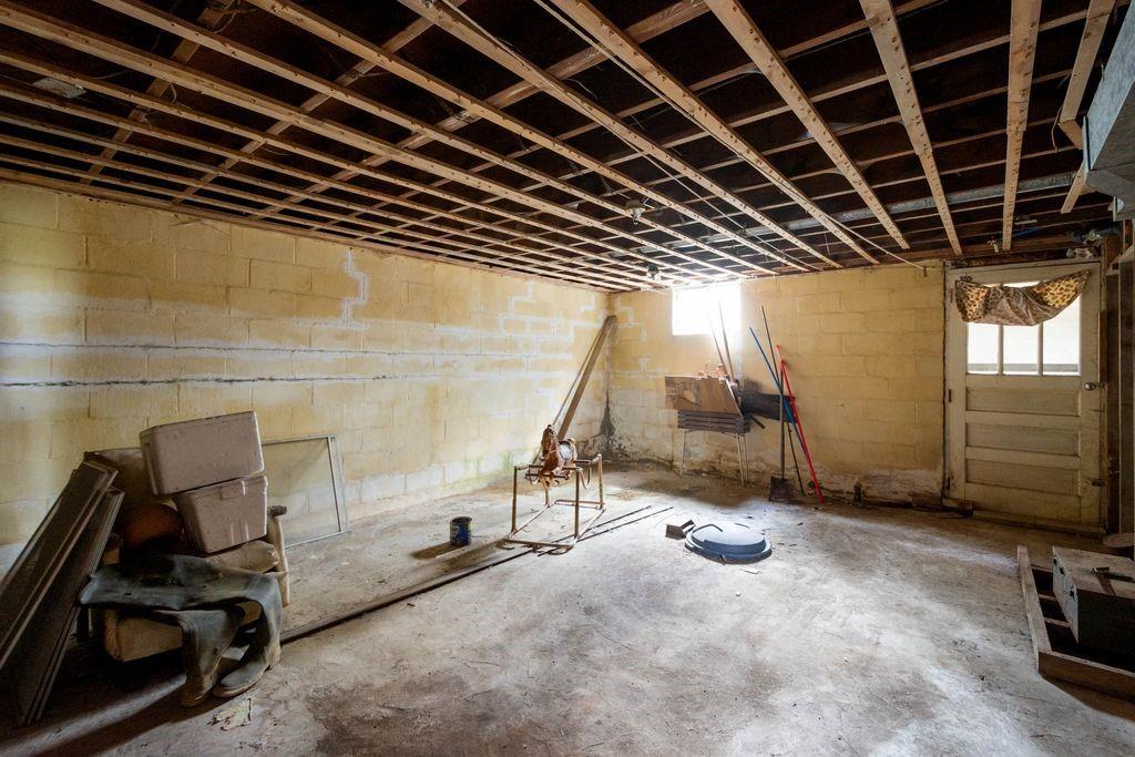 368 Turkeyfoot Road Venetia, PA 15367 - Photo 15 of 28 a view of a room with gym equipment