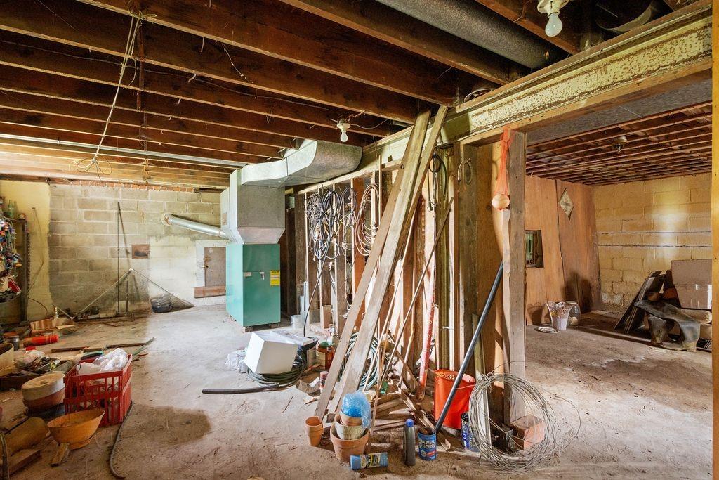 368 Turkeyfoot Road Venetia, PA 15367 - Photo 18 of 28 a view of a room with gym equipment