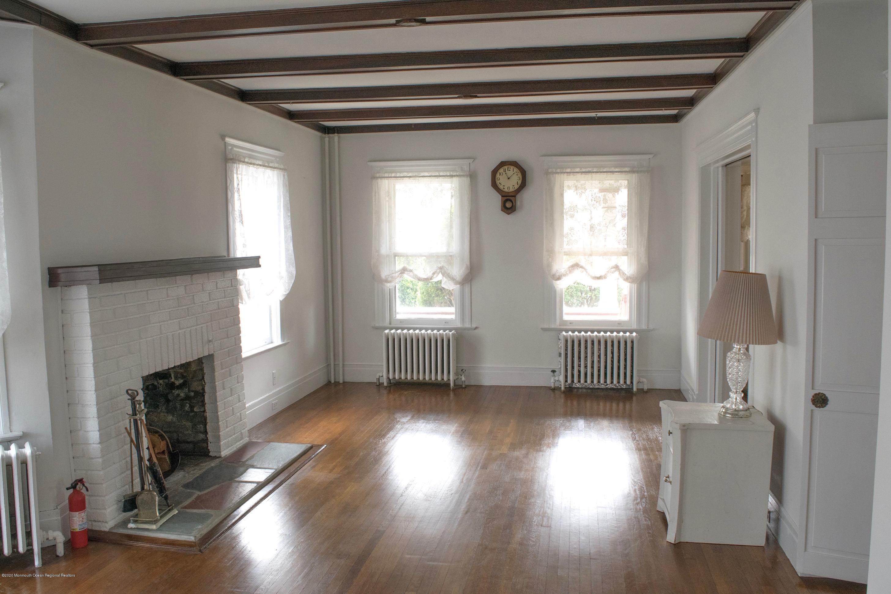 539 River Road Fair Haven, NJ 07704 - Photo 3 of 24 FullSizeRender (22)