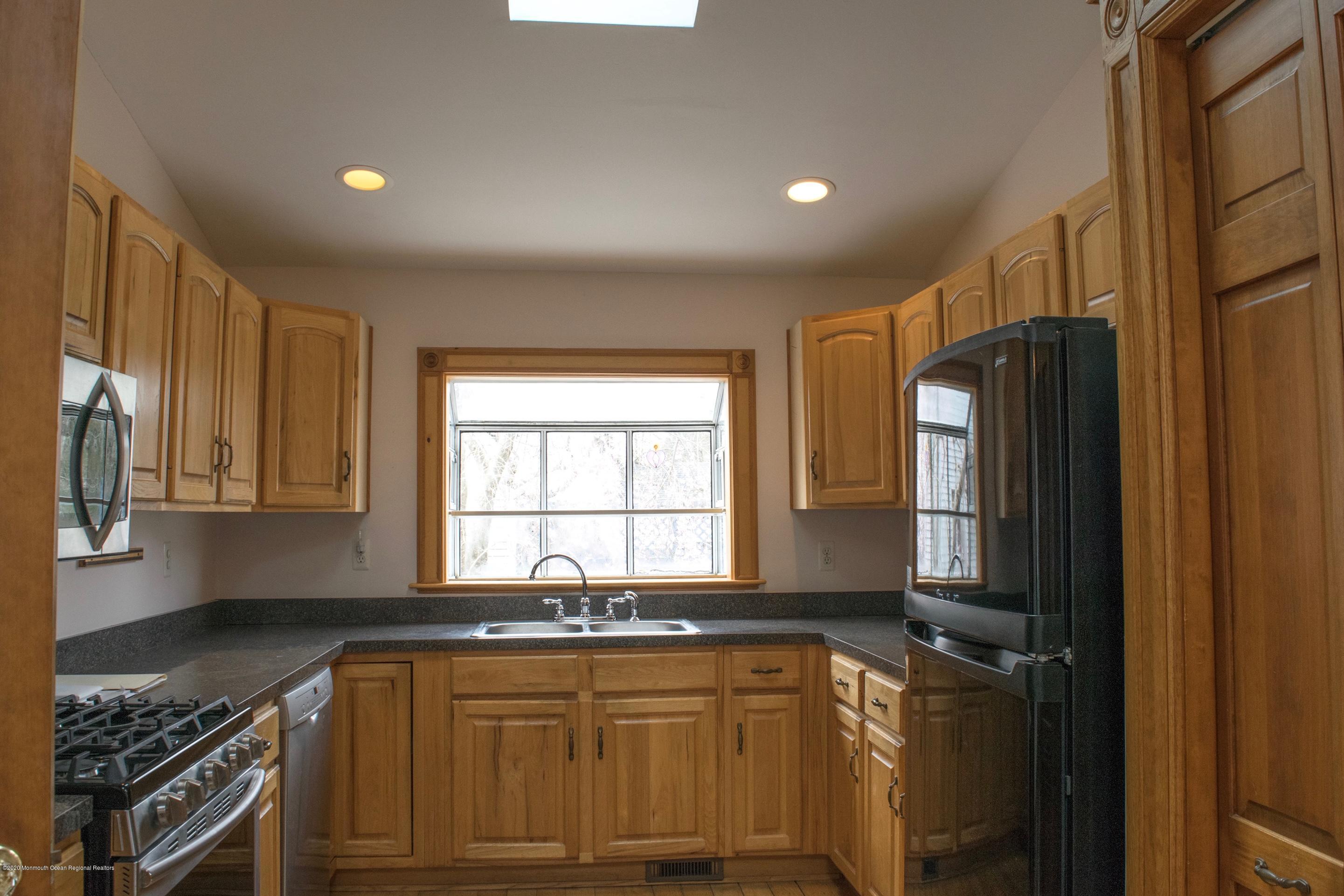 539 River Road Fair Haven, NJ 07704 - Photo 8 of 24 FullSizeRender (23)