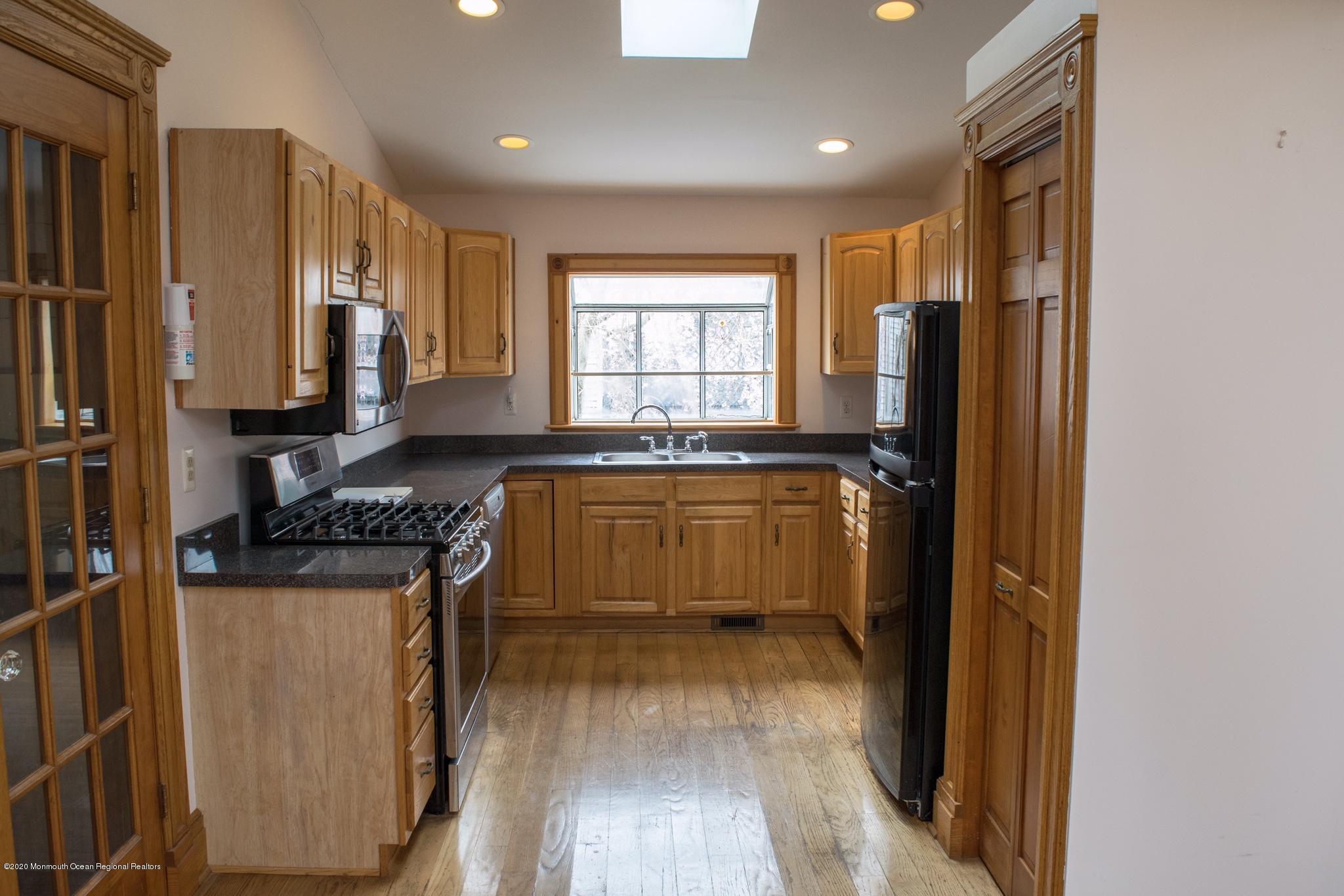 539 River Road Fair Haven, NJ 07704 - Photo 9 of 24 IMG_0475 (1)