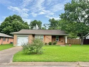 $216,500 | 1015 West Sycamore Street, Sherman, TX 75092