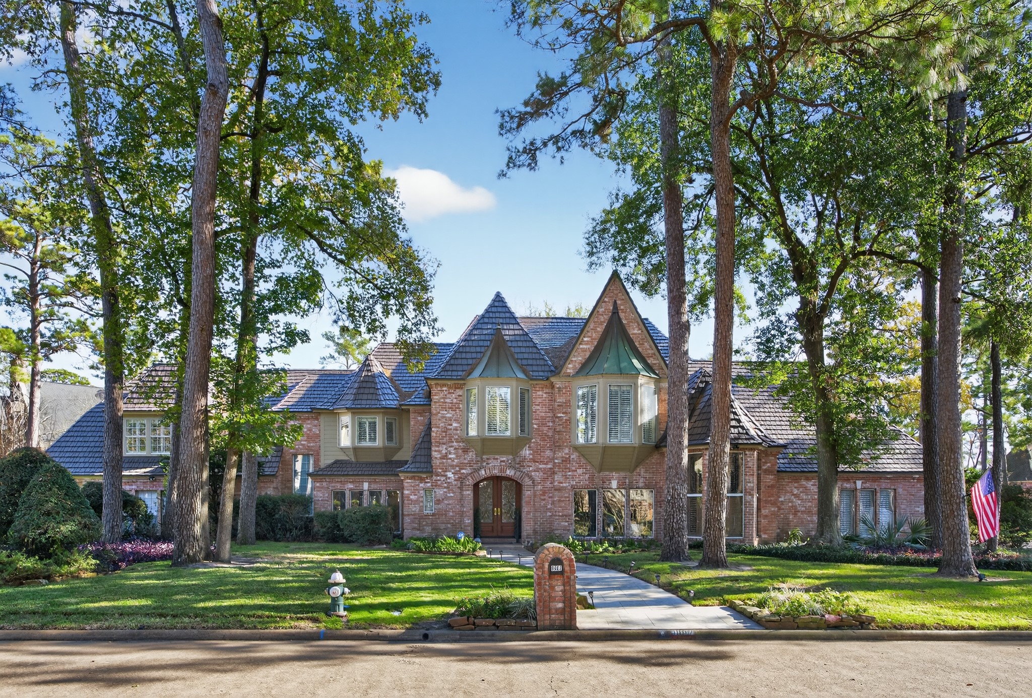 8807 Chelmsford Lane Spring, TX 77379 - Photo 1 of 50 Welcome to 8807 Chelmsford.