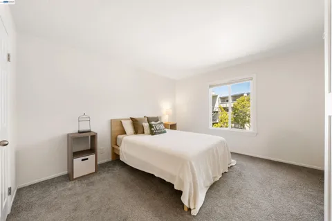 $399,000 | 960 Shorepoint Court, Unit 214, Alameda, CA 94501