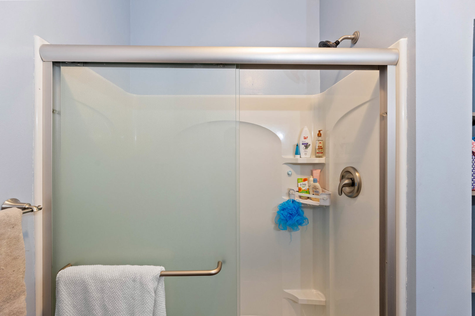 809 Poplar Street Ottawa, IL 61350 - Photo 14 of 22 a close view of cabinet