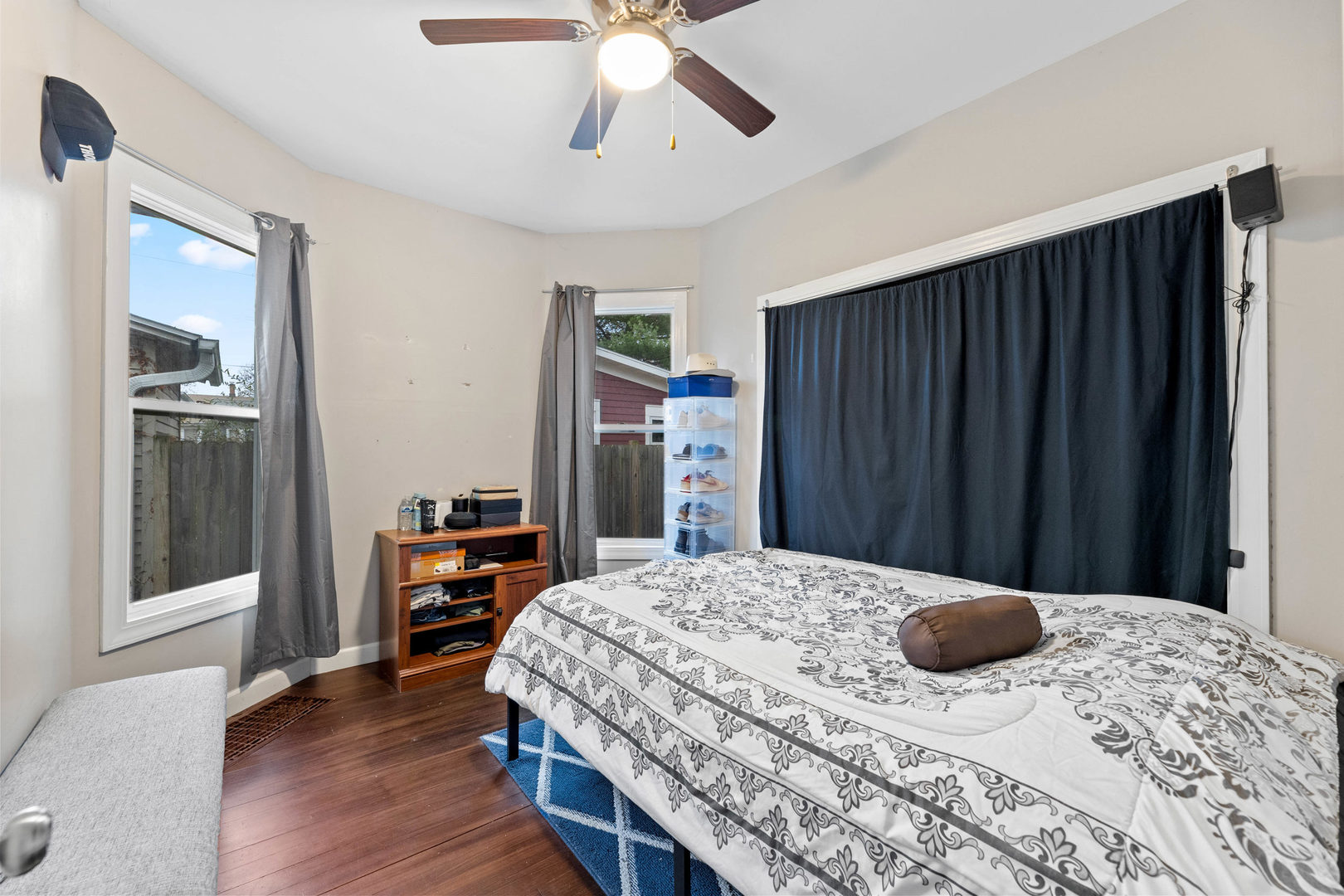 809 Poplar Street Ottawa, IL 61350 - Photo 10 of 22 a bedroom with a bed and a dresser