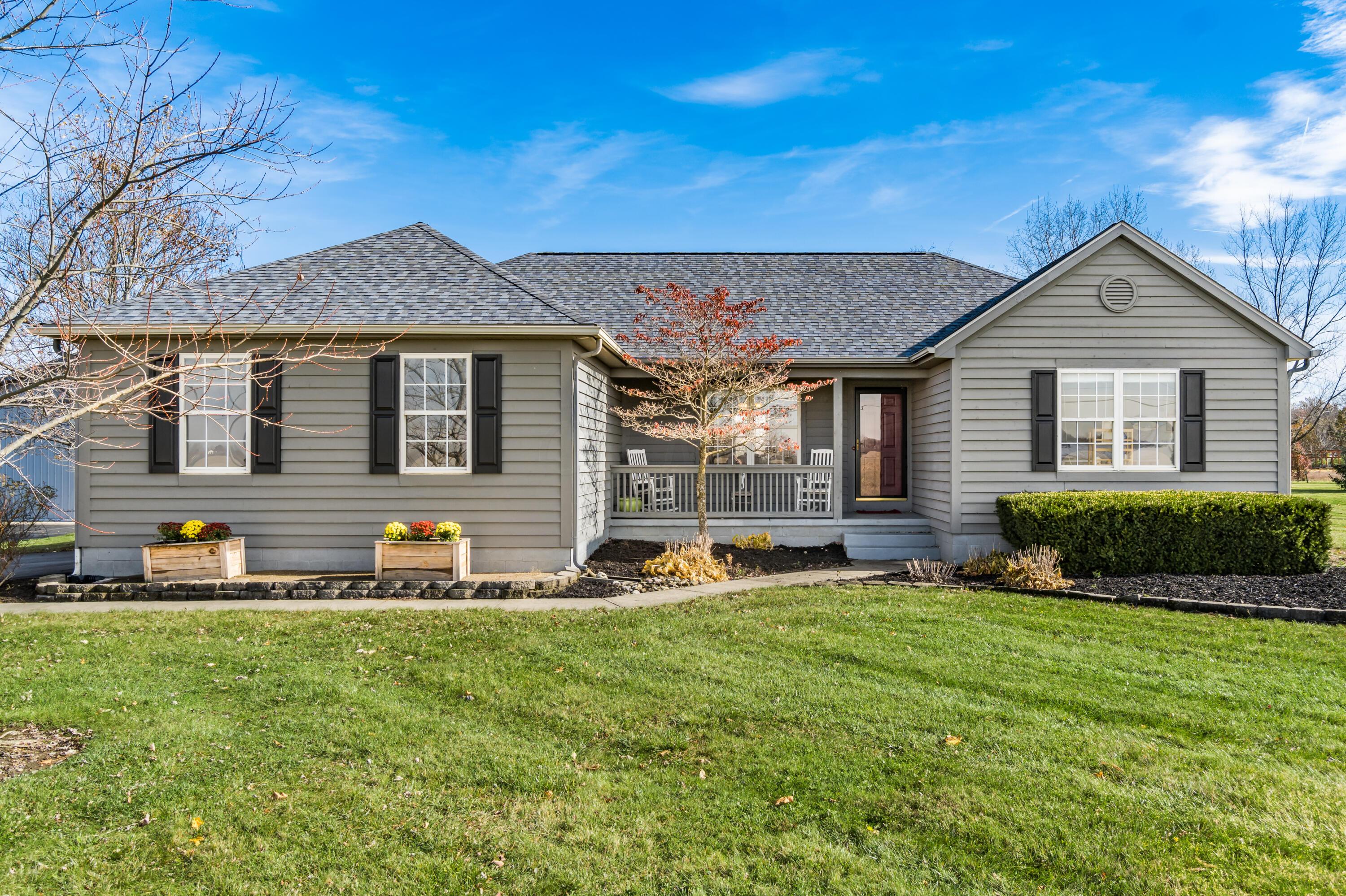 2843 Summit Road Southwest Pataskala, OH 43062 - Photo 2 of 54 Look at the amazing curb appeal you will see everyday when coming home