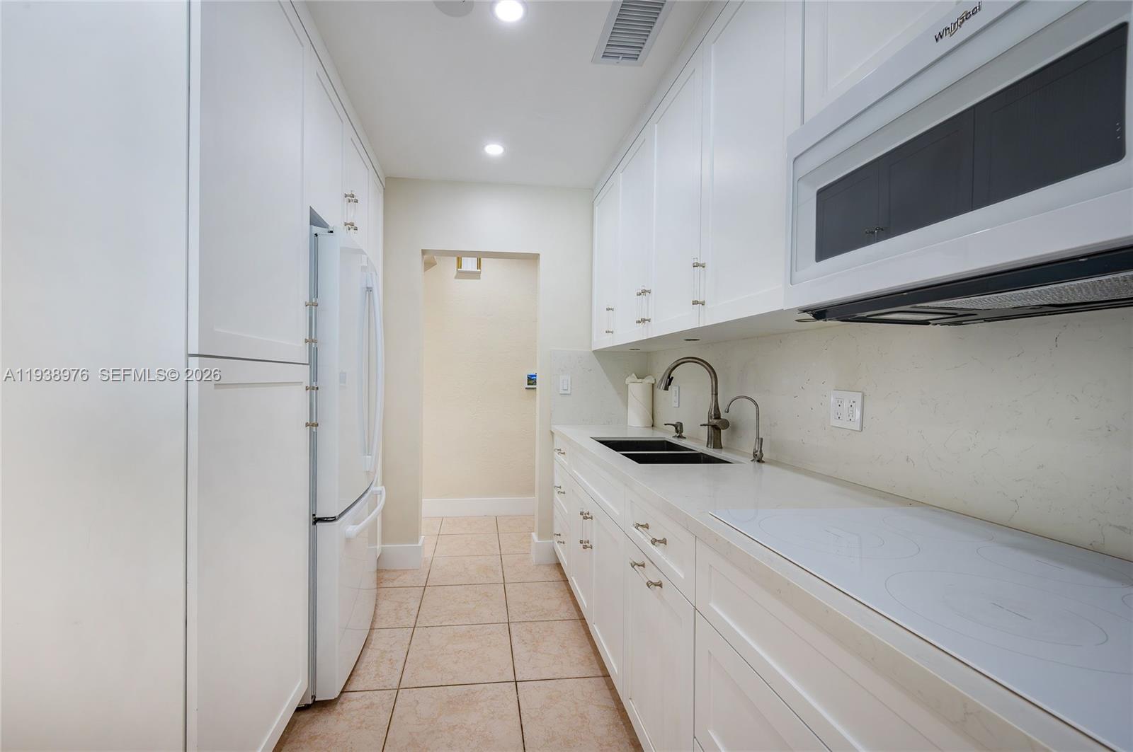 5626 Southwest 69th Avenue Miami, FL 33143 - Photo 12 of 76