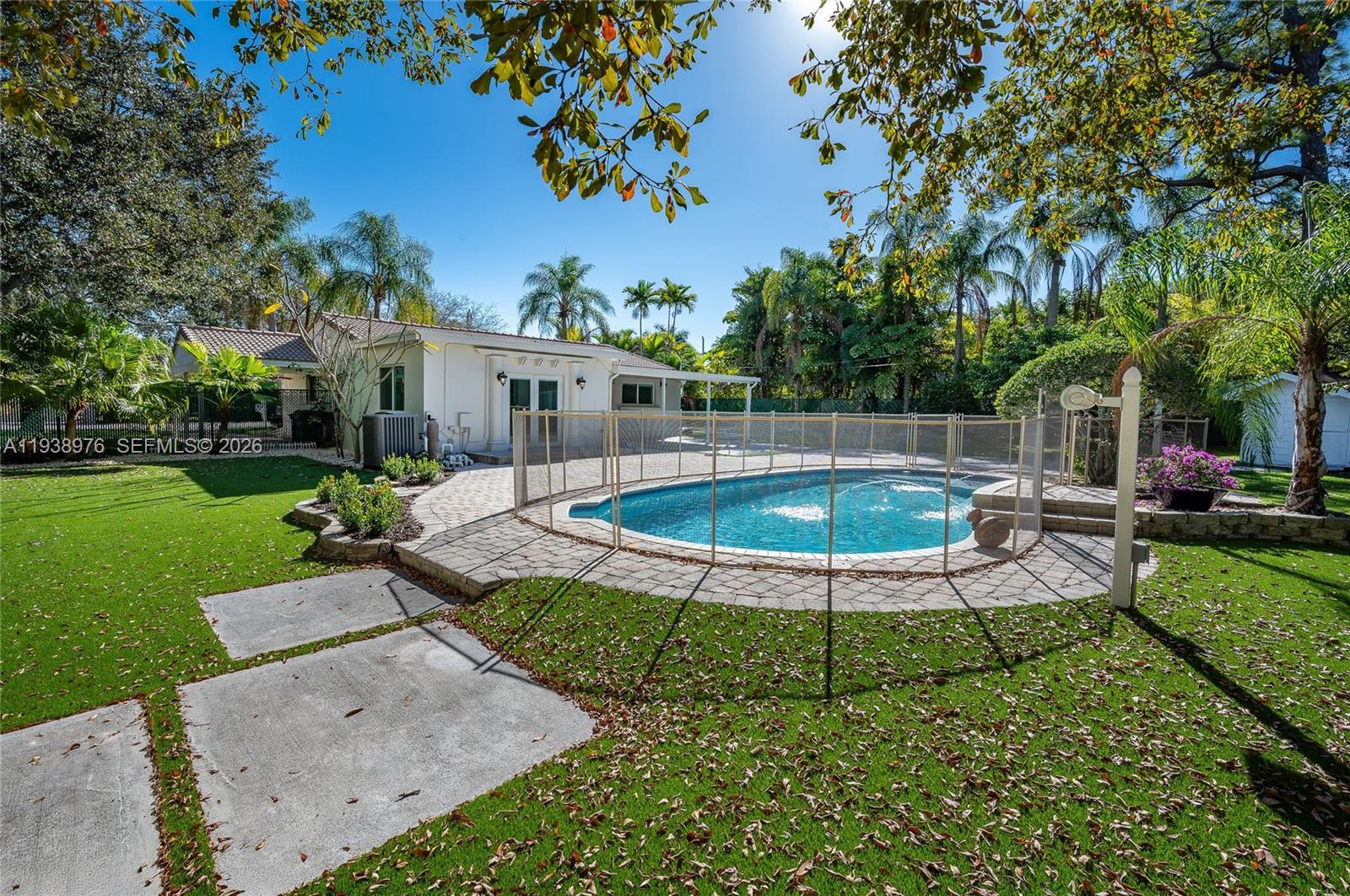 5626 Southwest 69th Avenue Miami, FL 33143 - Photo 32 of 76