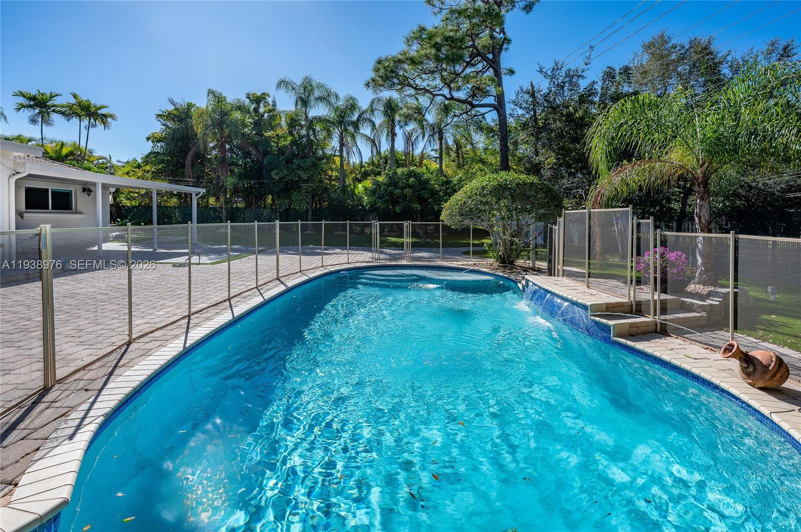 5626 Southwest 69th Avenue Miami, FL 33143 - Photo 37 of 76