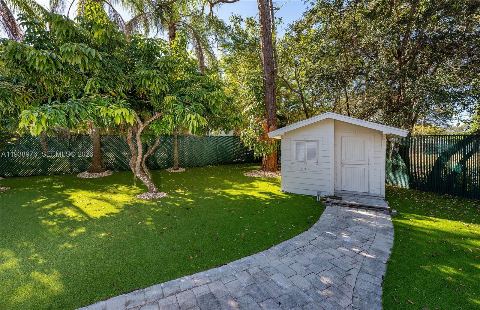 5626 Southwest 69th Avenue Miami, FL 33143 - Photo 41 of 76