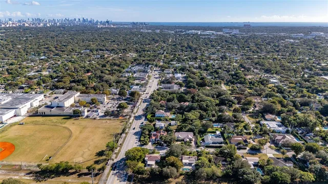 $5,950 | 5626 Southwest 69th Avenue, Miami, FL 33143