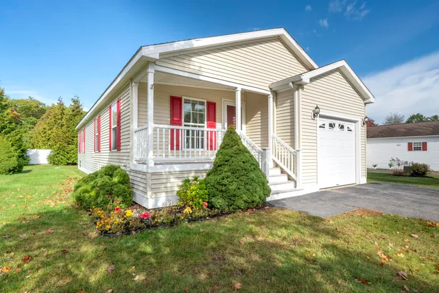 $389,000 | 4 Aspen Way, North Hampton, NH 03862