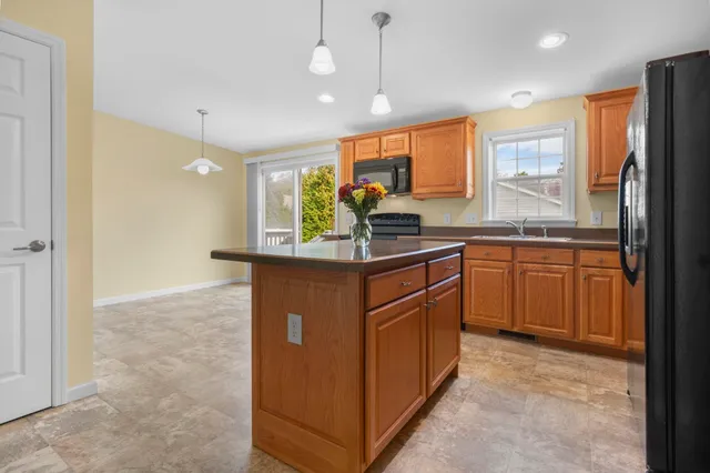 $389,000 | 4 Aspen Way, North Hampton, NH 03862