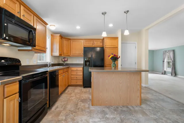 $389,000 | 4 Aspen Way, North Hampton, NH 03862