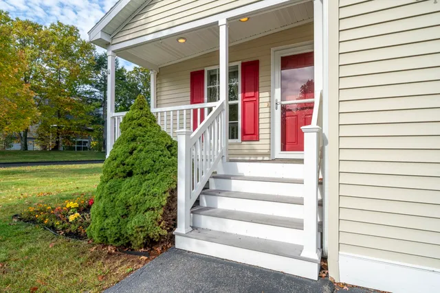 $389,000 | 4 Aspen Way, North Hampton, NH 03862