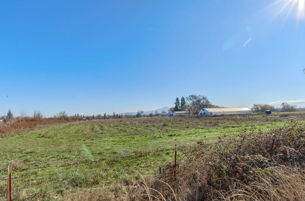 5294 Upton Road Central Point, OR 97502 - Photo 6 of 44 UR(9)