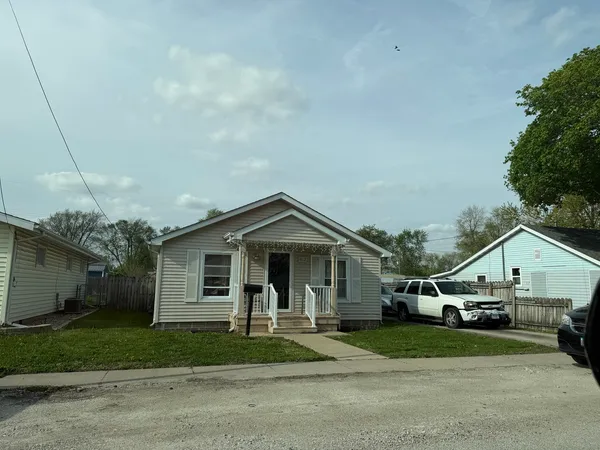 $120,000 | 812 East Pembroke Street, Tuscola, IL 61953