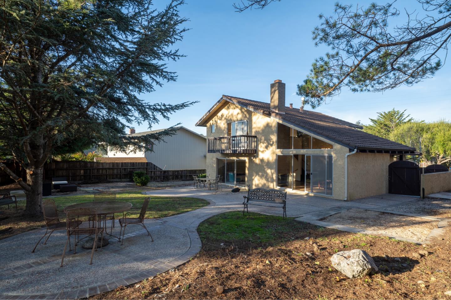 935 Park Pacifica Avenue Pacifica, CA 94044 - Photo 34 of 44 a view of a house with backyard porch and sitting area