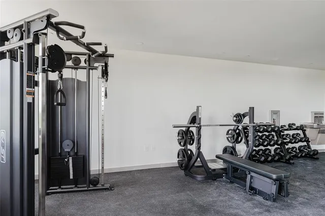 $2,400 | 2750 Griffin Road, Unit 412, Fort Lauderdale, FL 33312