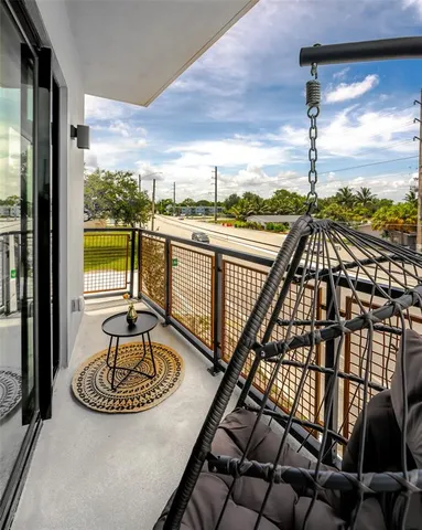 $2,400 | 2750 Griffin Road, Unit 412, Fort Lauderdale, FL 33312