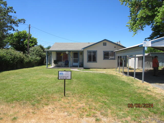 1678 Dowell Road Grants Pass, OR 97527 - Photo 22 of 22 House and carport