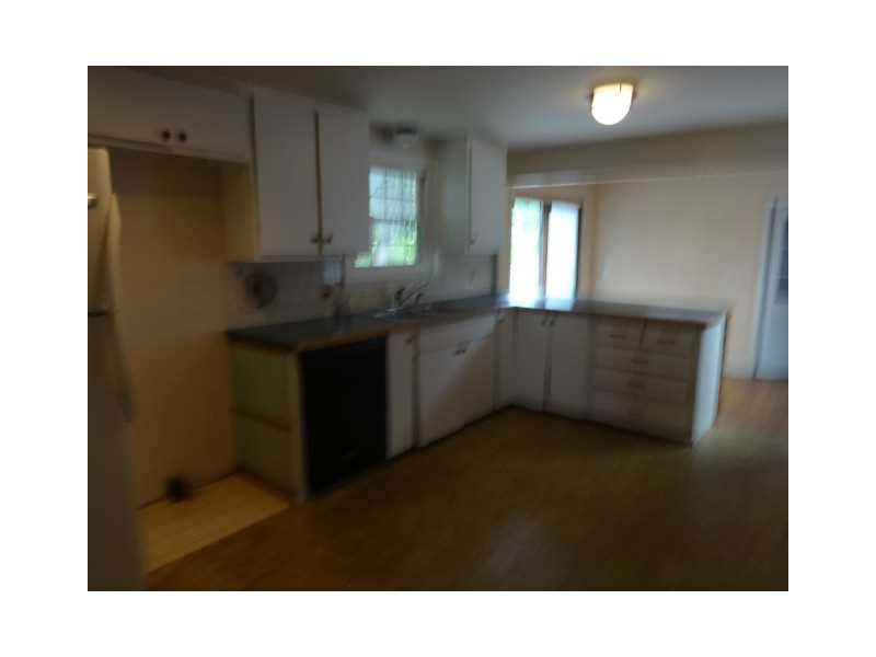 125 Kiwanee Road Warwick, RI 02888 - Photo 5 of 12 Kitchen.