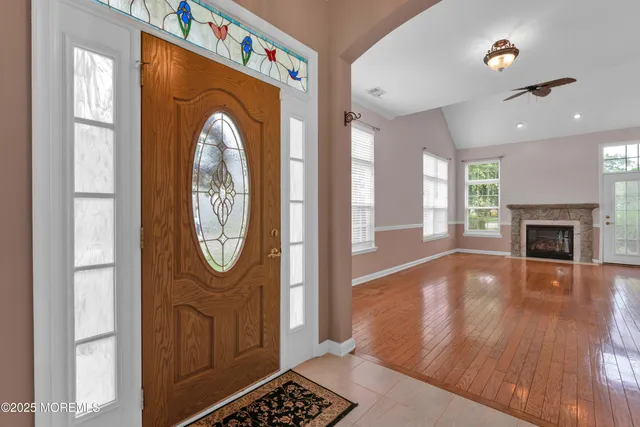 a view of livingroom with washer and dryer