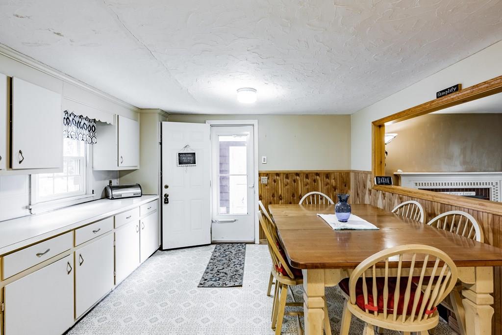 26 Winding Lane Springfield, MA 01118 - Photo 2 of 32 Gallery Image 2