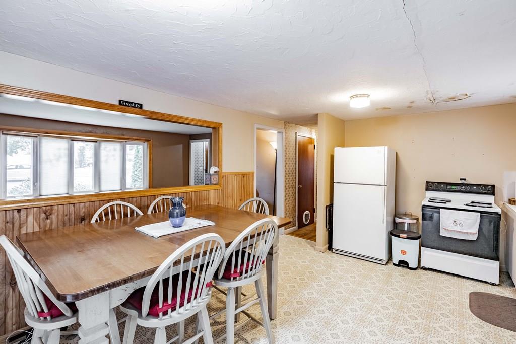26 Winding Lane Springfield, MA 01118 - Photo 4 of 32 Gallery Image 4