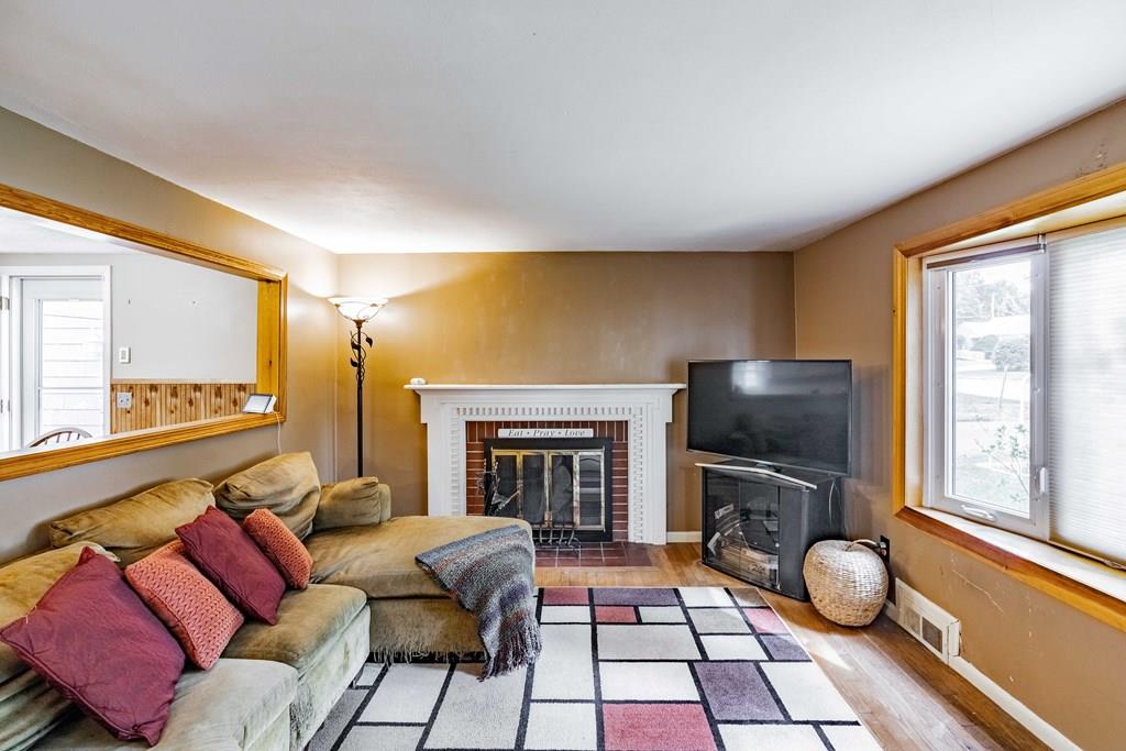 26 Winding Lane Springfield, MA 01118 - Photo 8 of 32 Gallery Image 8