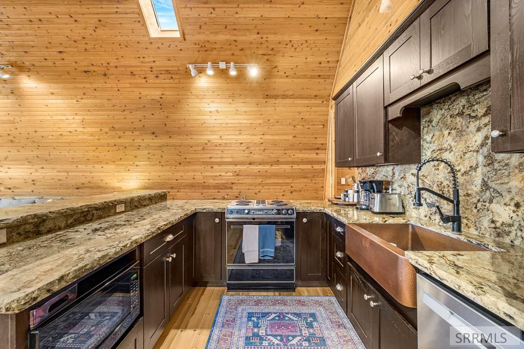 863 Snake River Road Swan Valley, ID 83449 - Photo 10 of 56 Gallery Image 10