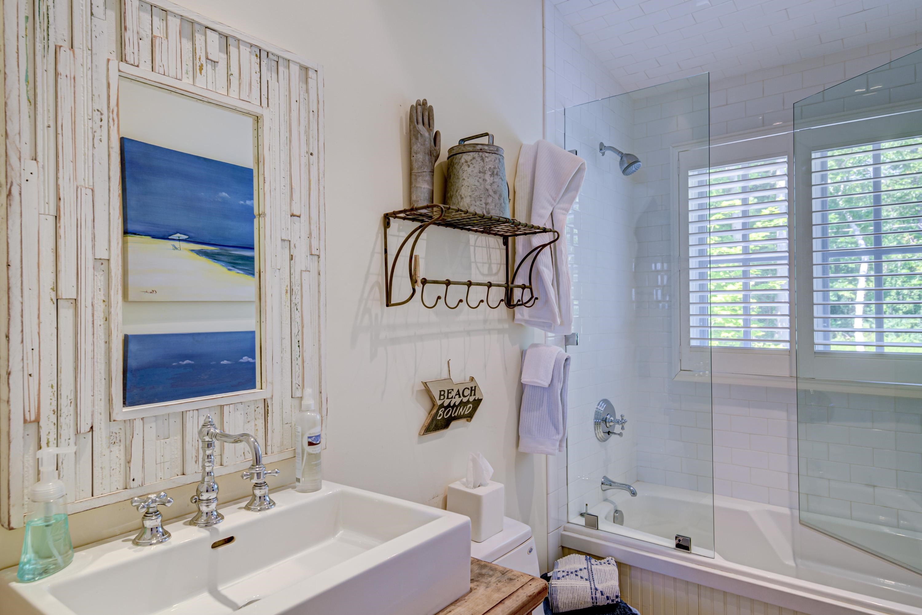 6298 East Shore Road Traverse City, MI 49686 - Photo 50 of 68 1911641-49.JPG