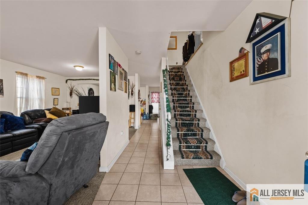 643 Drake Avenue Middlesex, NJ 08846 - Photo 2 of 28