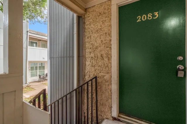 $118,000 | 781 Country Pl Drive, Unit 2083, Houston, TX 77079