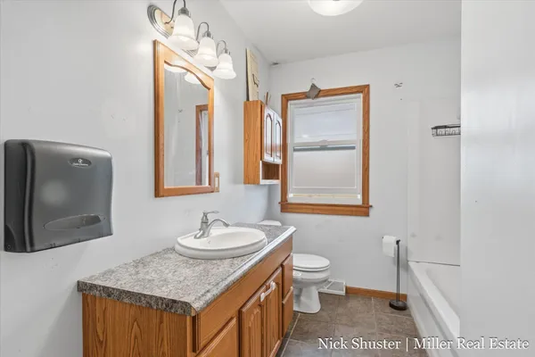 $284,900 | 5375 Lansing Road, Potterville, MI 48876